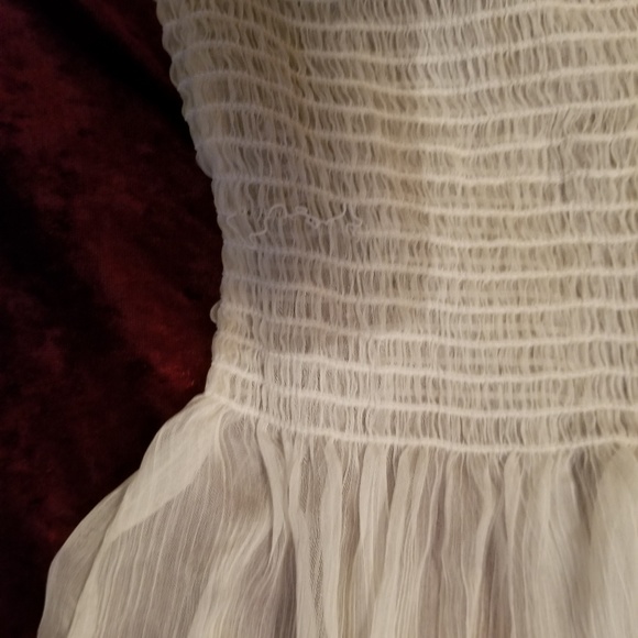 Women - Picture 2 of 4